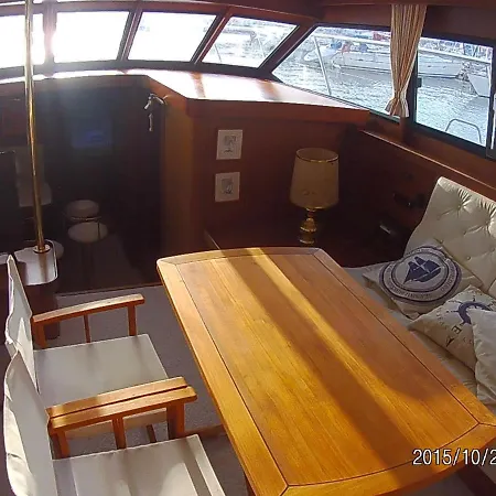 ספינת מלון Motor Yacht Sylla *